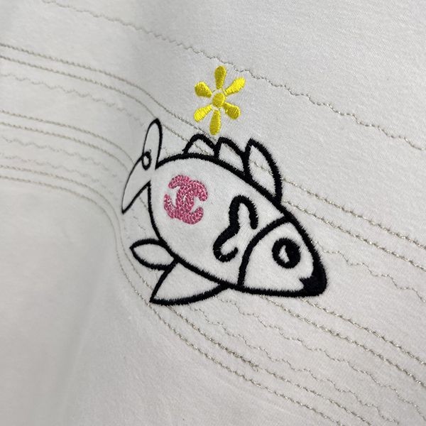 ☆超人気☆シャネル 半袖 Tシャツ コピー刺繍☆黒 白 sho88422